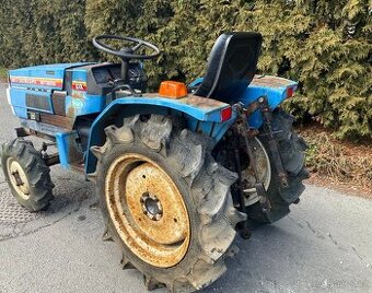 TRAKTOR MITSUBISHI 4x4