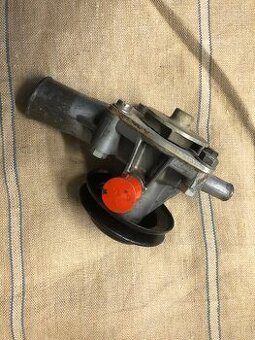 KOMPLETNĚ REPASOVANÉ VODNÍ ČERPADLO