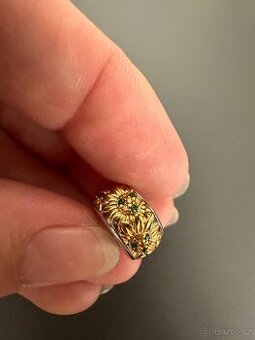 Přívěsek se slunečnicemi na Pandora náramek