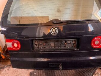 Sharan páté dveře