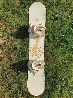 Dámský snowboard 141 cm s vázáním