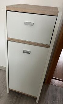 Koupelnová skříňka