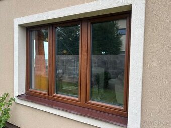 Plastové trojkřídlé okno