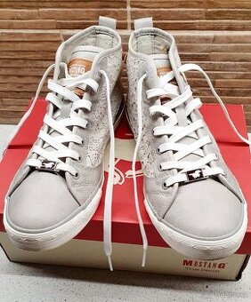 Kotníčkové boty Mustang