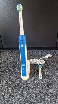 Elektrický zubní kartáček BRAUN Oral-B