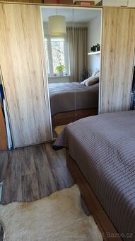 Skříň, komoda a noční stolky