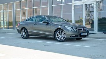 Mercedes-Benz E trieda Kupé 350 CGI Blue