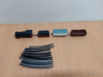 Prodám vláček s vagony a kolejemi Piko