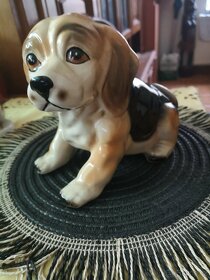 porcelánová soška psa