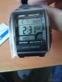 Digitální hodinky Casio řízené rádiem
