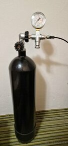 Potápěčská láhev 7L s plnícím ventilem a botkou