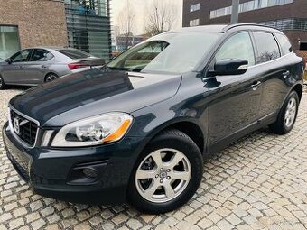 Volvo XC60 2.4 D5 4x4 151KW MANUÁL 1.MAJITEL NAVI SERVISKA