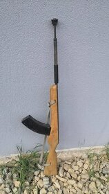 prodám cvičnou maketu samopalu armády NDR