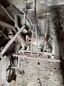 Různé stroje za koně nebo malotraktor nebo dekorace - 1