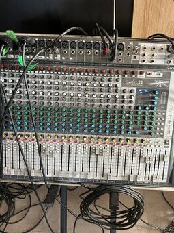 Soundracft signature 22 Mtk + Case