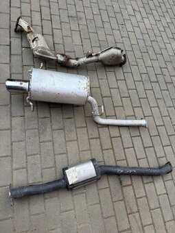 Subaru Impreza STI výfuk, katalyzátor