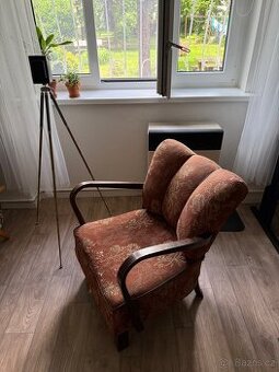Retro kreslo k restaurovani