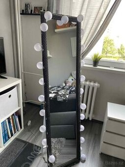 stojací zrcadlo 39x149cm se světýlky