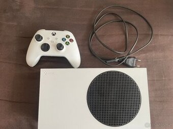 Xbox One S - TOP STAV - Ostrava - záruka do 4/2026