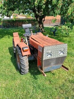 MALOTRAKTOR SLAVIA TV 824
