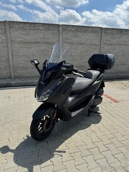 Honda Forza 125 Akrapovic