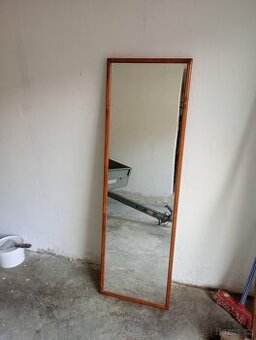 Předsíňová stěna bytelná botníky, věšáky,zrcadlo