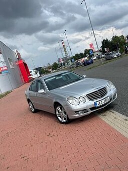 Mercedes W211