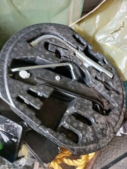 16 Výplň polistirenová VW Škoda Seat do kola dojezdového