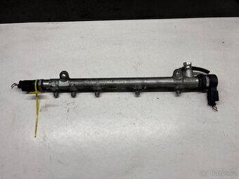 //Vstřikovací lišta Mercedes 2.2/2.7/3.0CDI //