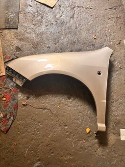 Levy blatnik Skoda Fabia 1