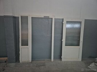 Prodám plastové vchodové dveře