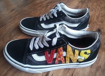 PRODÁM STYLOVÉ DĚTSKÉ TENISKY VANS - limitovaná edice