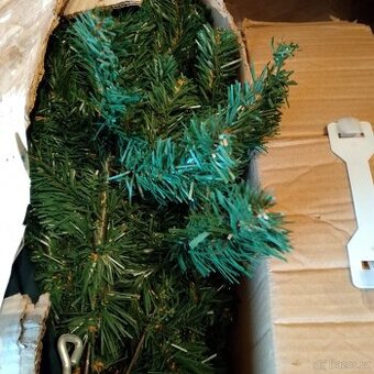 umělý vánoční stromek