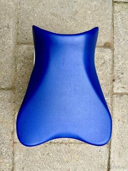 modré sedlo Suzuki GSXR