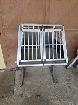 Prodám velkou klec pro psa.