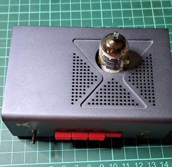 předzesilovač s elektronkou
