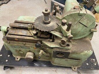 Bruska na pilové kotouče - 1