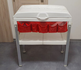 Přebalovací pult s vaničkou Inglesina. - 1