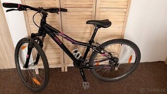 Dívčí kolo Kellys Vanity 20 26+ helma