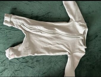 Prodam obleceni po 2 holcickach