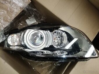 Prave přední světlo Audi A4 B7