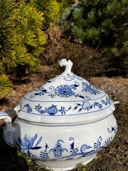 Sada porcelánu (cibuláků).