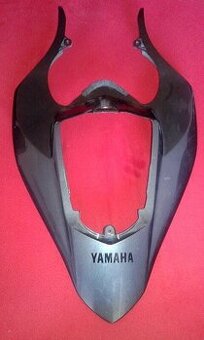 Yamaha R1 - Zadní podsedlový plast
