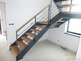 ocelové schodiště