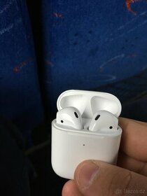 Apple airpods 1