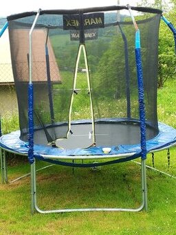 Trampolína