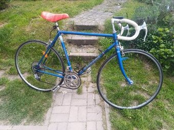 Silniční kolo Favorit – pěkný stav