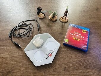 Disney Infinity 3.0 (PS4) + základna + 3 Star Wars figurky