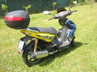 Skútr Kymco super 8