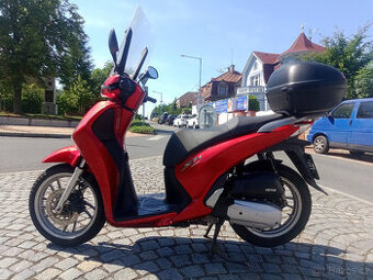Honda SH150i ABS - 1